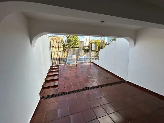 Casa com 380m², à venda, no bairro Vila Fujita em Londrina