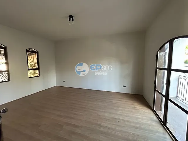 Casa com 380m², à venda, no bairro Vila Fujita em Londrina
