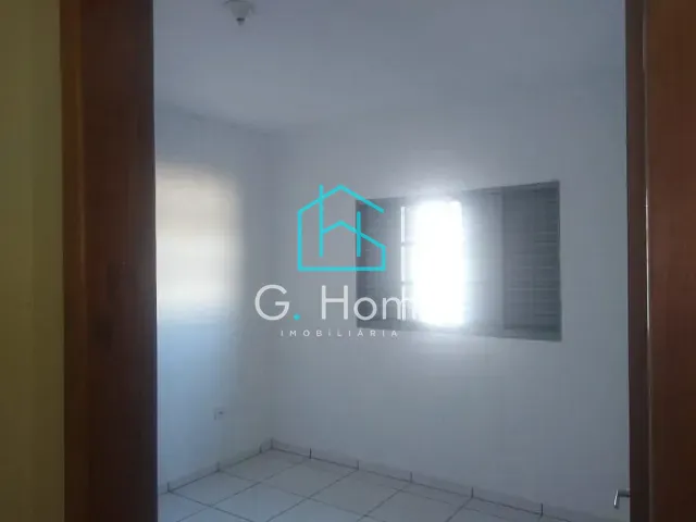 Casa com 210m² 2 quartos e 1 banheiro, à venda, no bairro Jardim Paris em Londrina
