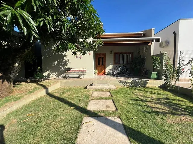 Casa 3 quartos e 3 banheiros, à venda, no bairro Núcleo Urbano Parque Ana Helena em Jaguariúna