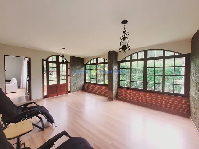 Casa 3 quartos e 3 banheiros, à venda, no bairro Fazenda Inglesa em Petrópolis