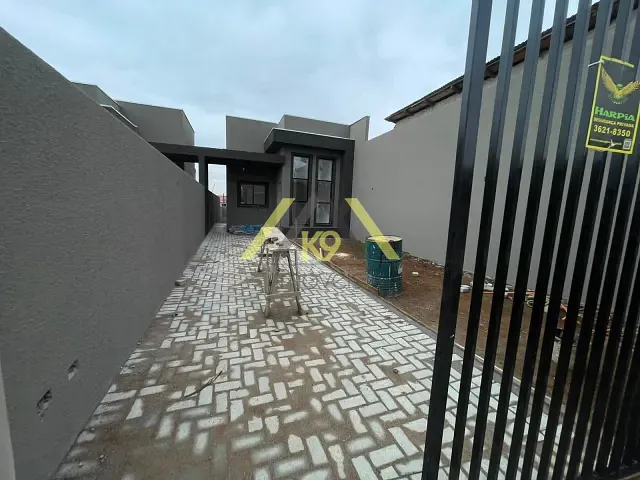 Casa com 210m² 3 quartos e 2 banheiros, à venda, no bairro Monza em Colombo