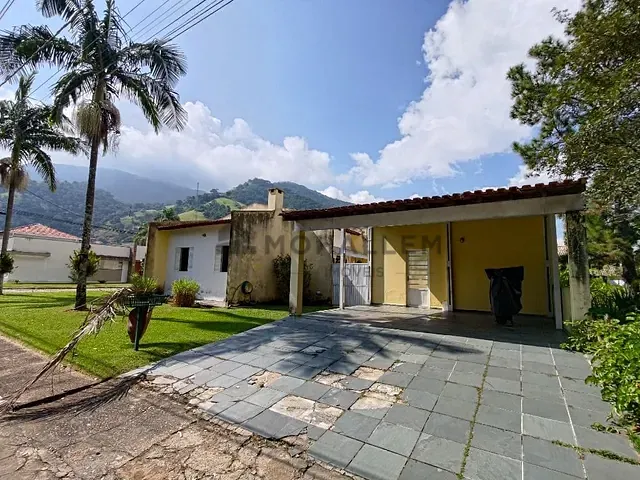 Casa com 980m² 3 quartos e 1 banheiro, à venda, no bairro Santa Rosa em Itajubá