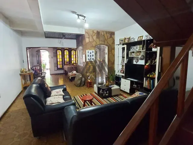 Casa 4 quartos e 1 banheiro, à venda, no bairro Marco em Belém