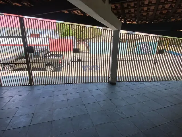 Casa com 235m² 3 quartos e 2 banheiros, à venda, no bairro Parque Industrial em São José dos Campos