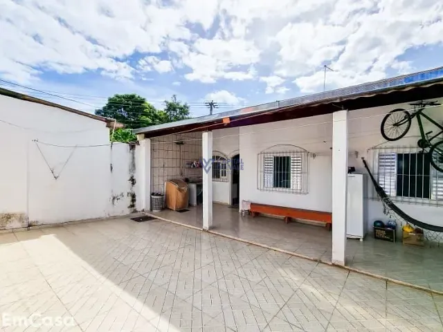Casa com 235m² 3 quartos e 2 banheiros, à venda, no bairro Parque Industrial em São José dos Campos