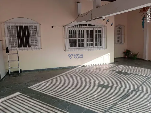 Casa com 235m² 3 quartos e 2 banheiros, à venda, no bairro Parque Industrial em São José dos Campos