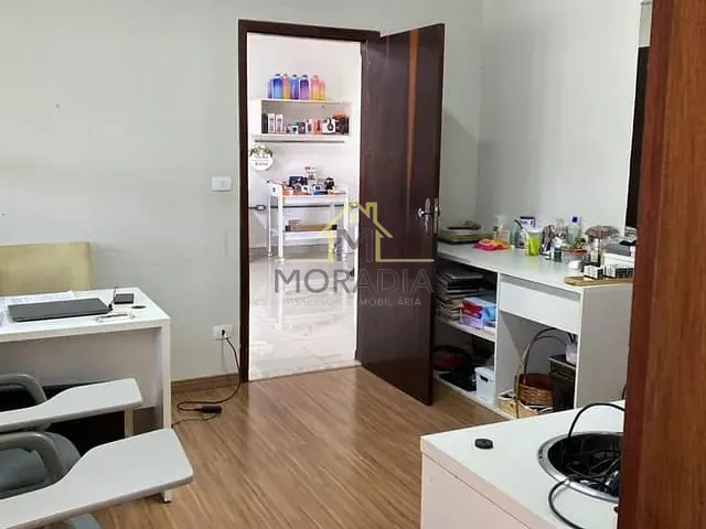 Casa com 404m² 3 quartos e 1 banheiro, à venda, no bairro Centro em Guaxupé