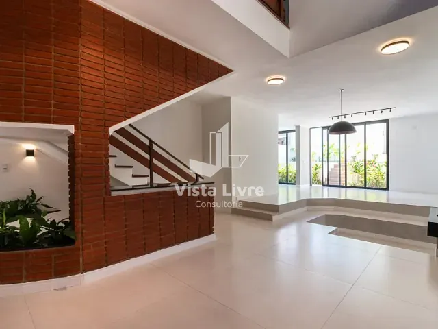 Casa com 297m² 5 quartos e 5 banheiros, à venda, no bairro Alphaville em Santana de Parnaíba