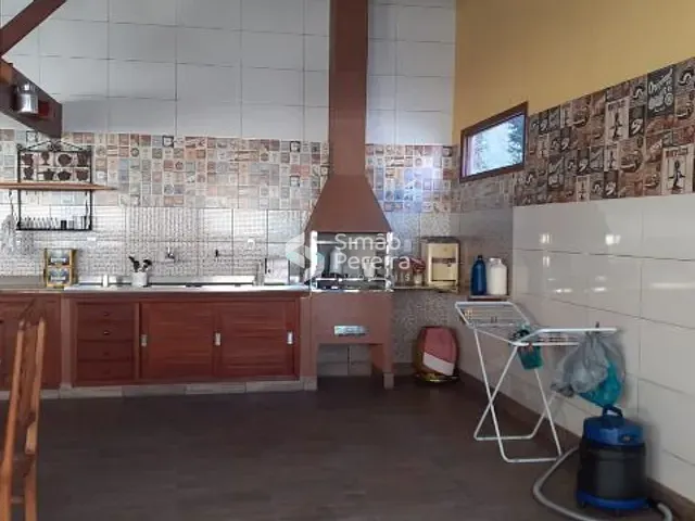 Casa com 500m² 4 quartos e 2 banheiros, à venda, no bairro Centro  em Paraíba do Sul