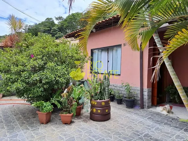 Casa com 300m² 2 quartos e 1 banheiro, à venda, no bairro Jardim Amália em Volta Redonda