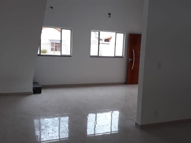 Casa com 225m² 3 quartos e 2 banheiros, à venda, no bairro Parque Esperança em Taubaté