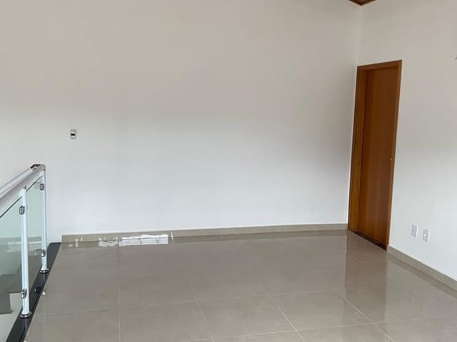 Casa com 225m² 3 quartos e 2 banheiros, à venda, no bairro Parque Esperança em Taubaté