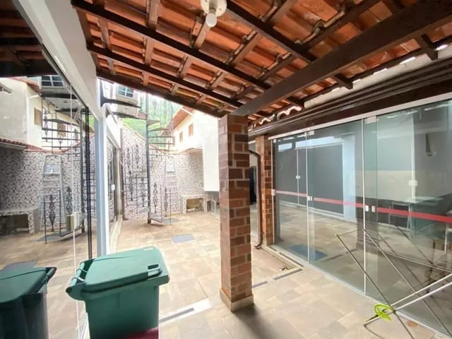 Casa 5 quartos e 4 banheiros, à venda, no bairro Garatucaia em Angra dos Reis