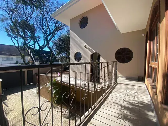 Casa com 306m² 4 quartos e 3 banheiros, para alugar, no bairro Guabirotuba em Curitiba