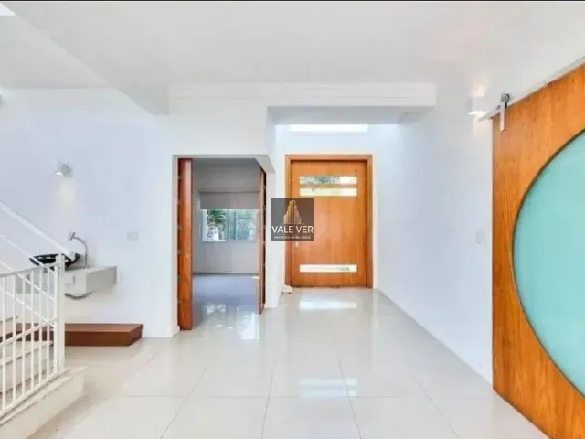 Casa com 480m² 4 quartos e 2 banheiros, para alugar, no bairro Jardim Esplanada do Sol em São José dos Campos