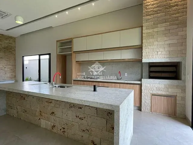 Casa com 379m² 3 quartos e 1 banheiro, à venda, no bairro Jardim Curitiba em Sinop