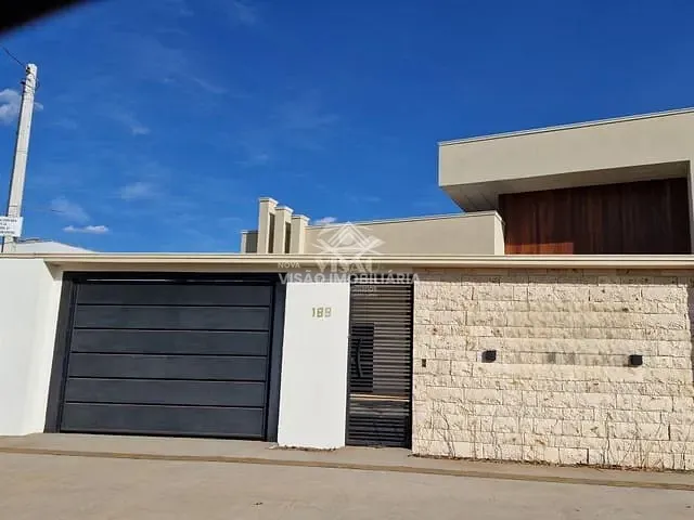 Casa com 379m² 3 quartos e 1 banheiro, à venda, no bairro Jardim Curitiba em Sinop