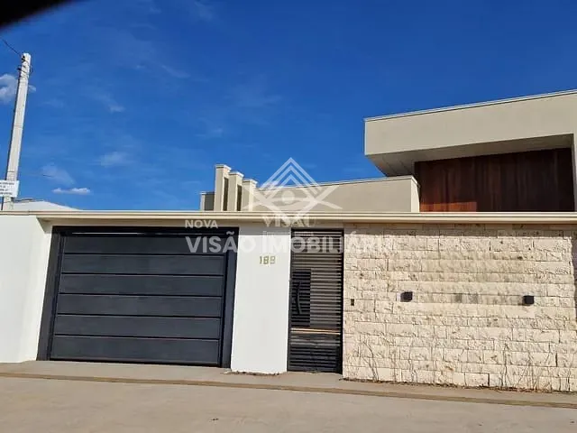 Casa com 379m² 3 quartos e 1 banheiro, à venda, no bairro Jardim Curitiba em Sinop