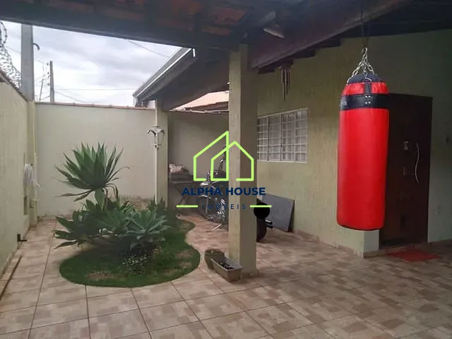 Casa com 250m² 2 quartos e 2 banheiros, à venda, no bairro Vila Suiça em Pindamonhangaba