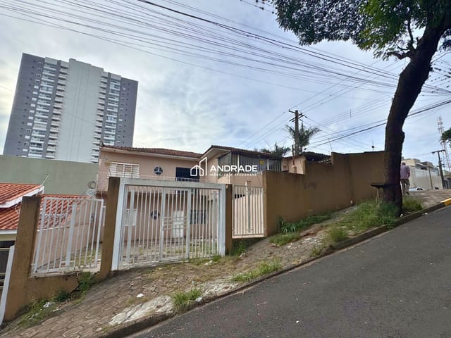 Casa à venda, no bairro Vila São José em Apucarana
