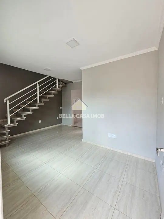 Casa à venda com 2 quartos, 70m² - Foto 5