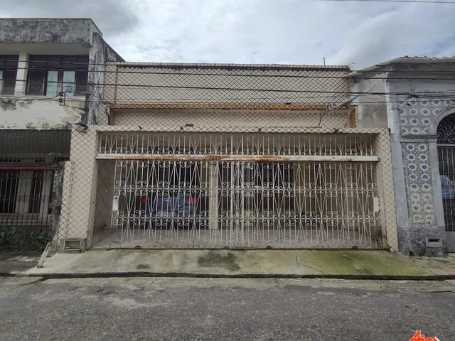Casa 3 quartos e 4 banheiros, à venda, no bairro Cidade Velha em Belém