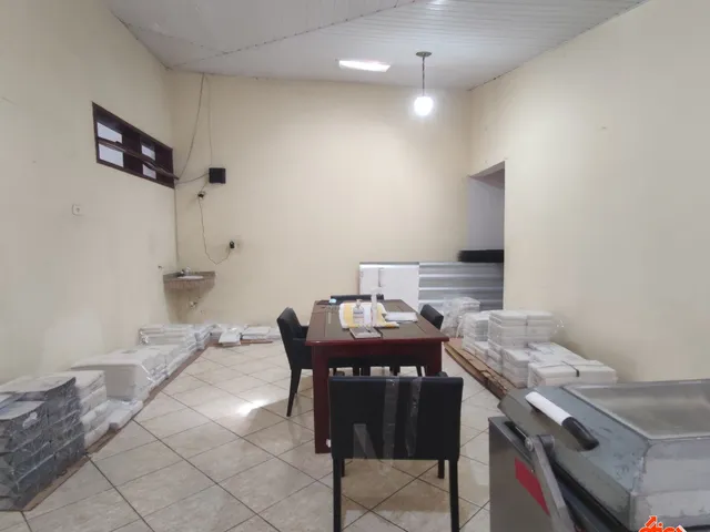 Casa 3 quartos e 4 banheiros, à venda, no bairro Cidade Velha em Belém