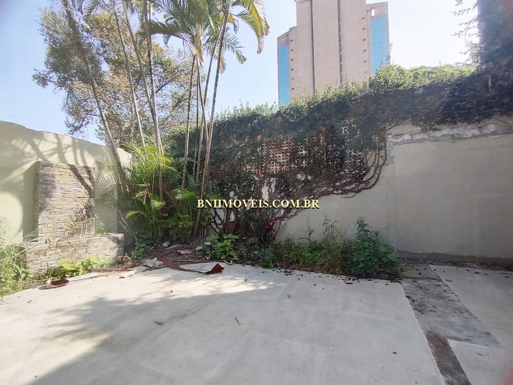 Casa à venda e aluguel com 1 quarto, 280m² - Foto 2