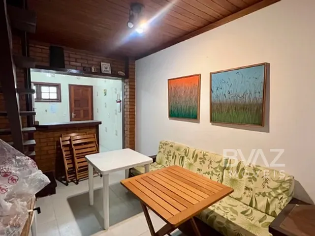 Casa 2 quartos e 2 banheiros, à venda, no bairro Peró em Cabo Frio