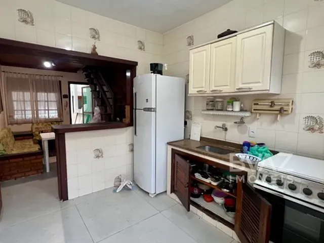 Casa 2 quartos e 2 banheiros, à venda, no bairro Peró em Cabo Frio