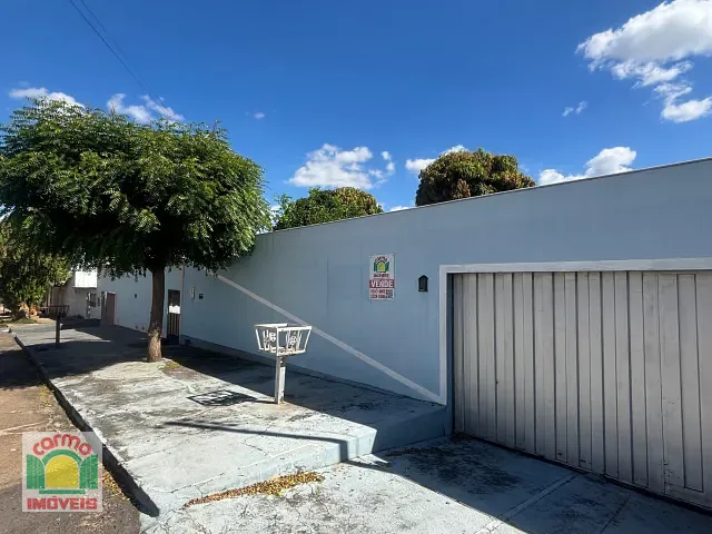 Casa 4 quartos e 2 banheiros, à venda, no bairro São Carlos em Anápolis