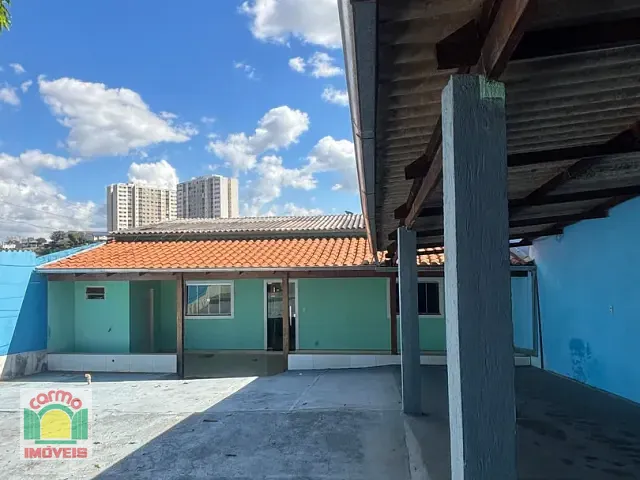 Casa 4 quartos e 2 banheiros, à venda, no bairro São Carlos em Anápolis