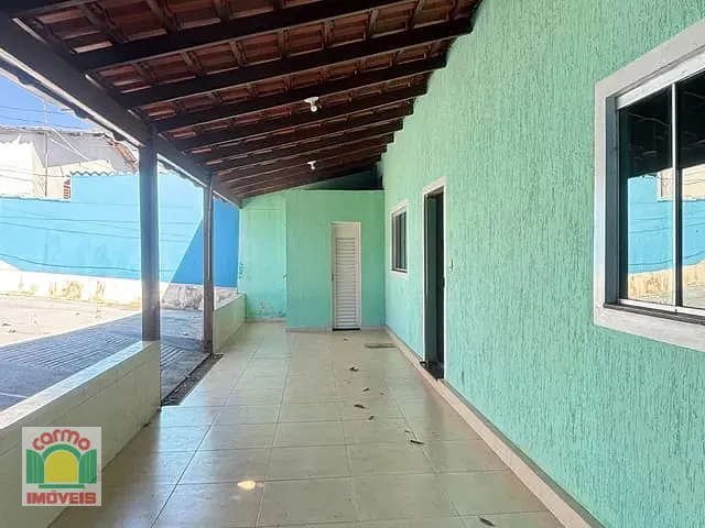 Casa 4 quartos e 2 banheiros, à venda, no bairro São Carlos em Anápolis
