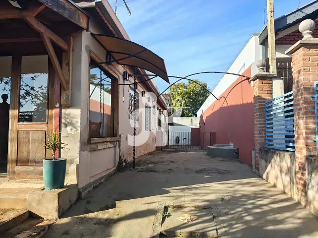 Casa com 885m² 4 quartos e 2 banheiros, à venda, no bairro Santana em Piracicaba