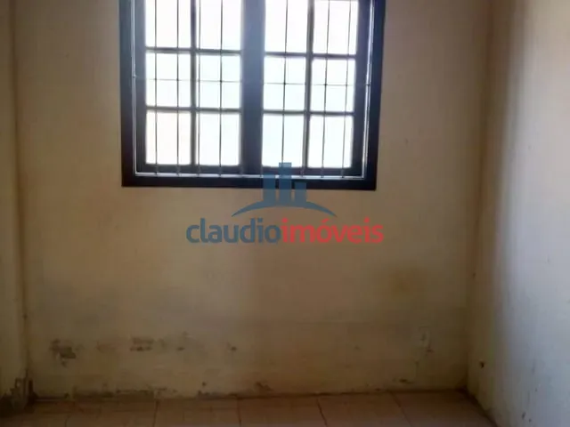 Casa 2 quartos e 1 banheiro, à venda, no bairro Centro em Barra Mansa