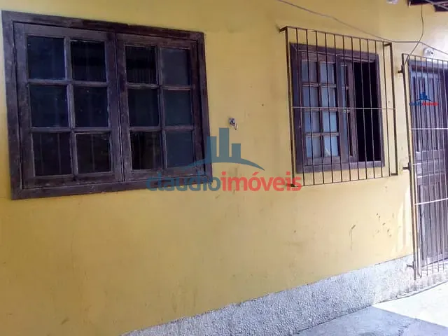 Casa 2 quartos e 1 banheiro, à venda, no bairro Centro em Barra Mansa