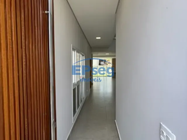 Casa com 250m² 4 quartos e 2 banheiros, à venda, no bairro Gleba Simon Frazer em Londrina