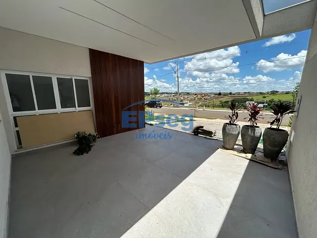 Casa com 250m² 4 quartos e 2 banheiros, à venda, no bairro Gleba Simon Frazer em Londrina