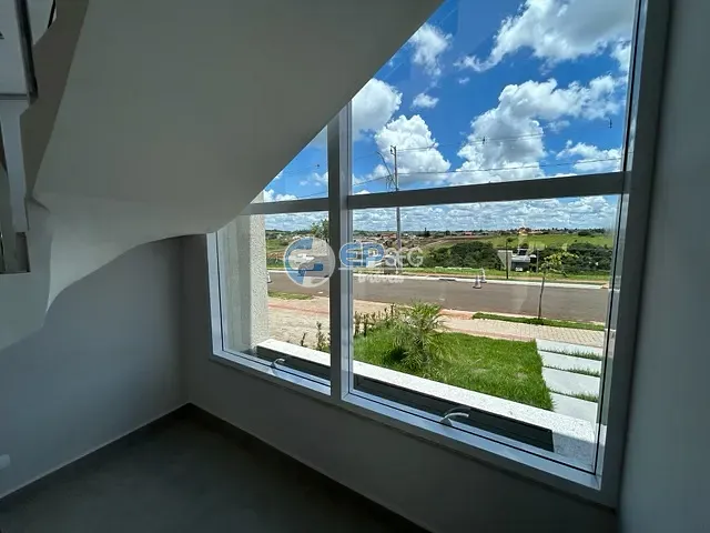 Casa com 250m² 4 quartos e 2 banheiros, à venda, no bairro Gleba Simon Frazer em Londrina