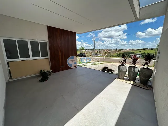 Casa com 250m² 4 quartos e 2 banheiros, à venda, no bairro Gleba Simon Frazer em Londrina