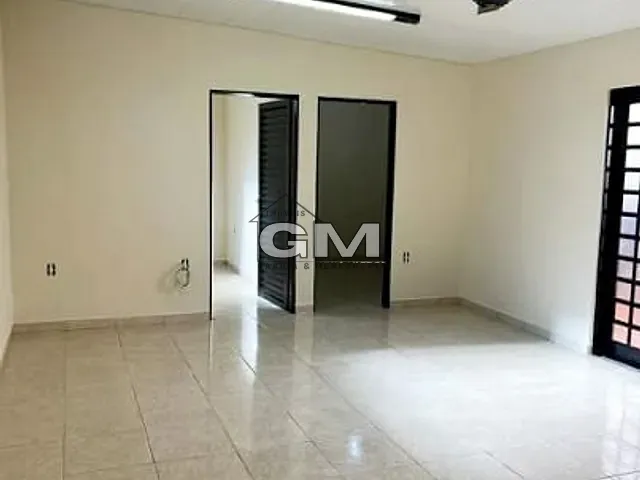 Casa com 216m² 4 quartos e 3 banheiros, à venda, no bairro Vila Tibério em Ribeirão Preto