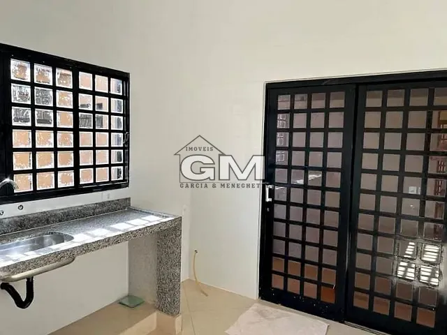 Casa com 216m² 4 quartos e 3 banheiros, à venda, no bairro Vila Tibério em Ribeirão Preto