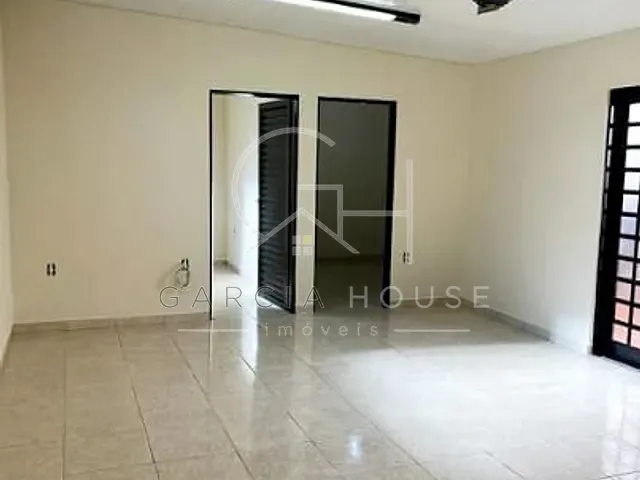 Casa com 216m² 4 quartos e 3 banheiros, à venda, no bairro Vila Tibério em Ribeirão Preto
