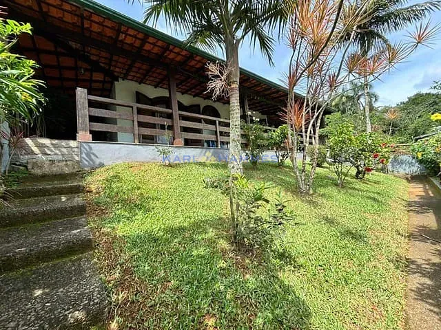 Casa 2 quartos e 1 banheiro, à venda, no bairro Mosela em Petrópolis