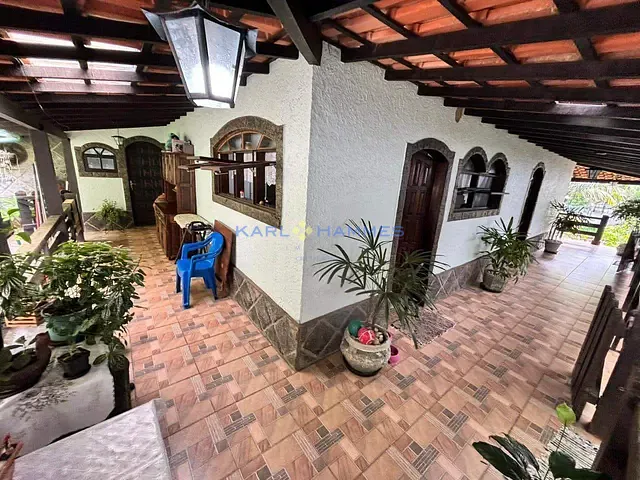 Casa 2 quartos e 1 banheiro, à venda, no bairro Mosela em Petrópolis