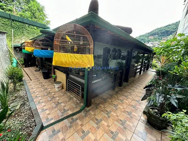 Casa 2 quartos e 1 banheiro, à venda, no bairro Mosela em Petrópolis