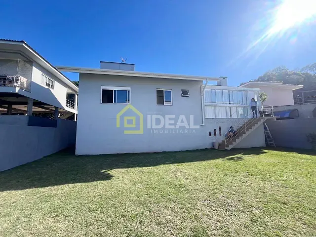 Casa com 164m² 3 quartos e 2 banheiros, à venda, no bairro Guilherme Reich em Concórdia
