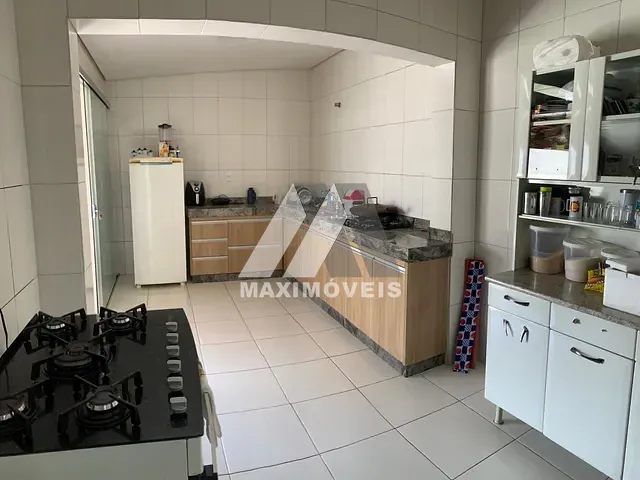 Casa com 180m² 3 quartos e 2 banheiros, à venda, no bairro Novo São Vicente em Bom Despacho
