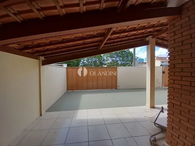 Casa com 300m² 2 quartos e 2 banheiros, para alugar, no bairro Jardim Resek em Artur Nogueira